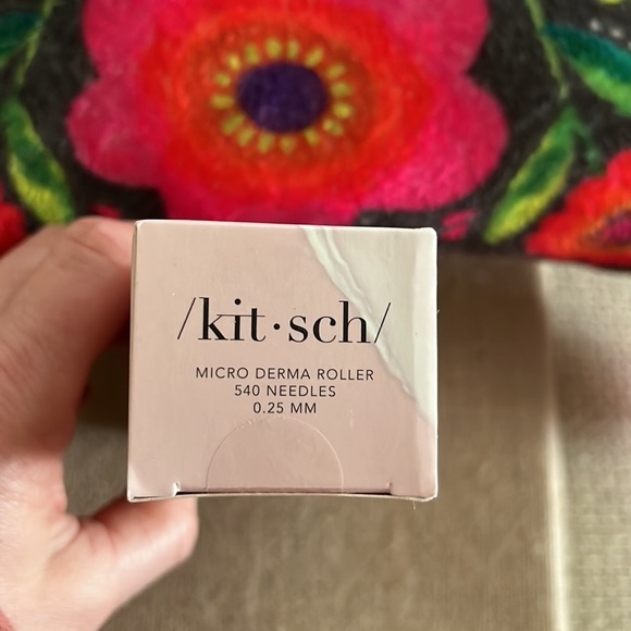 Kitsch Micro Derma Roller - Picture 6 of 8